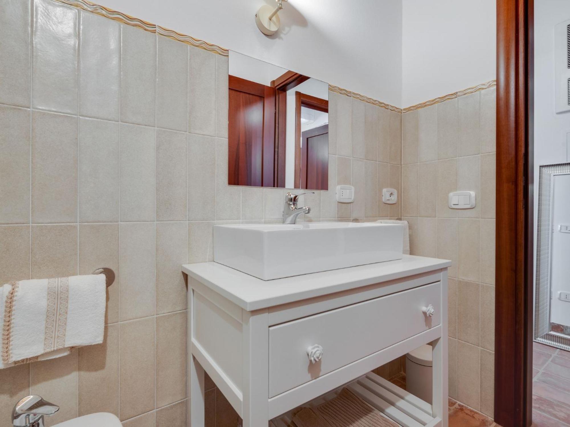 Stunning Apartment In Mombaroccio Near Metauro River Bagian luar foto