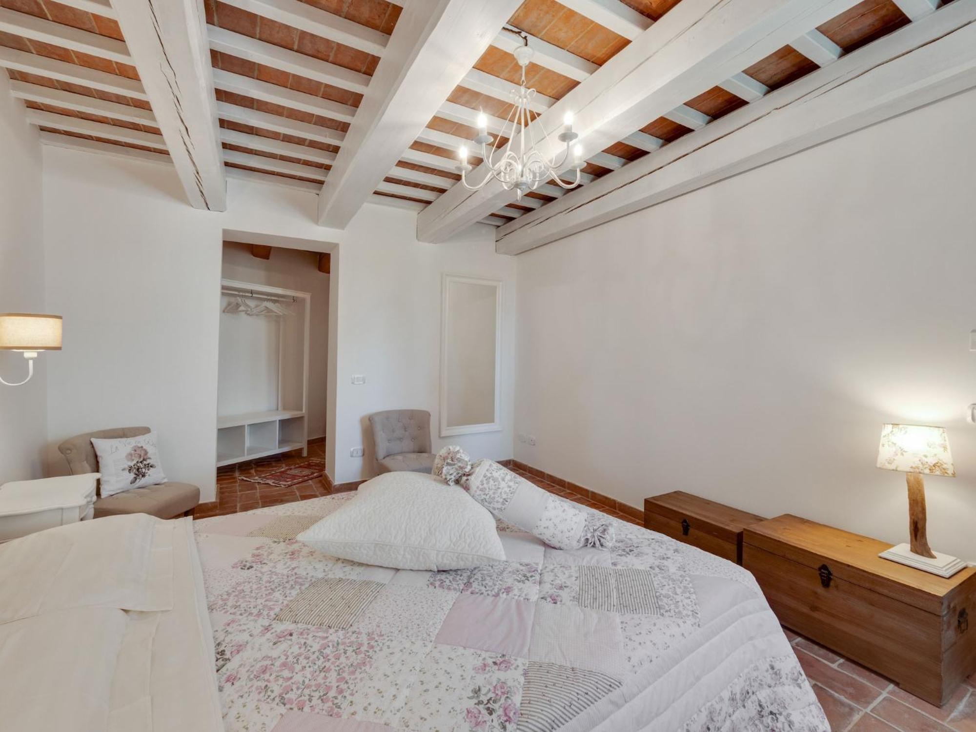 Stunning Apartment In Mombaroccio Near Metauro River Bagian luar foto