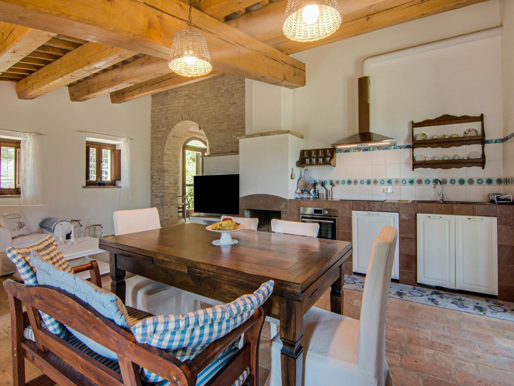 Stunning Apartment In Mombaroccio Near Metauro River Bagian luar foto