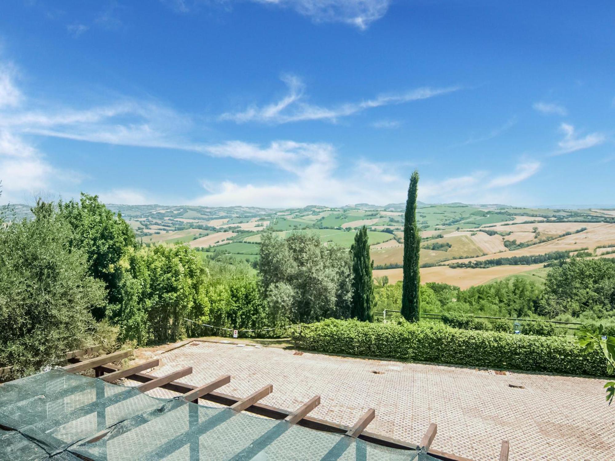 Stunning Apartment In Mombaroccio Near Metauro River Bagian luar foto